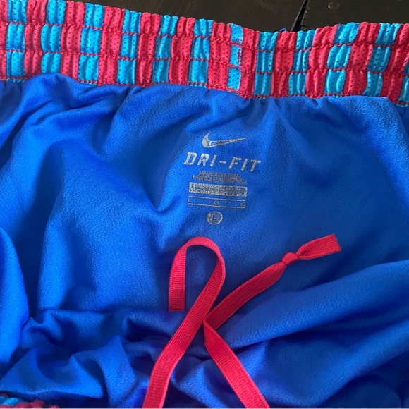 Nike Red White Blue Shorts - Women’s L - Picture 4 of 4